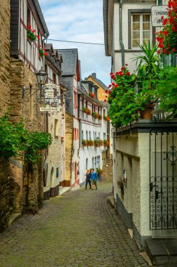 Beilstein, Almanya, 15 Ağustos 2018: dar bir sokağın görünümü 