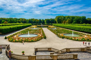 Bruhl, Almanya, 12 Ağustos 2018: Bruhl Palace Nea 'da bahçeler
