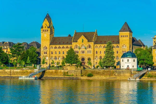 KOBLENZ, ALEMANIA, 16 de agosto de 2018: Edificio histórico de Prusia — Foto de Stock