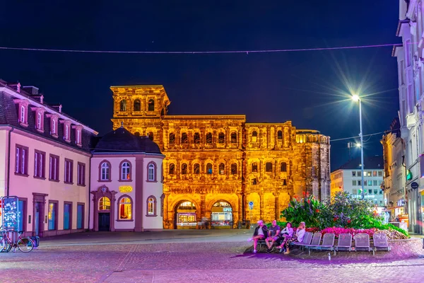 Trewir, Niemcy, 14 sierpnia 2018: Widok nocny Porta Negra w TR — Zdjęcie stockowe