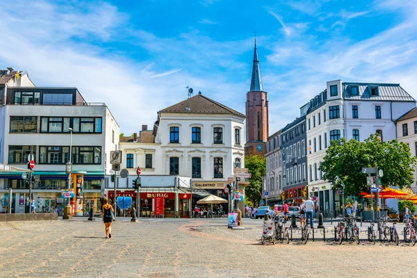 BONN, ALEMANHA, 12 de AGOSTO de 2018: Munsterplatz no centro de Bo — Fotografia de Stock