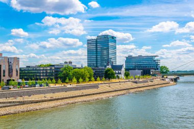 Köln, Almanya, 11 Ağustos 2018: Köln Kennedy Quay, germ