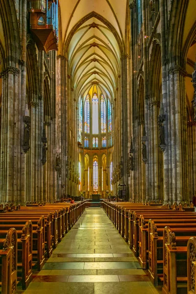 Kolín nad Rýnem, Německo, 11. srpna 2018: Interiér katedrály v — Stock fotografie
