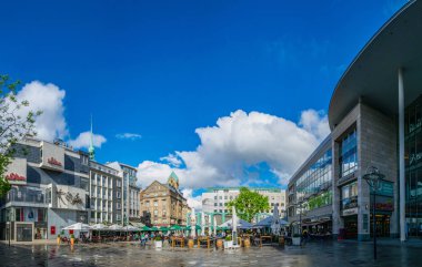 Dortmund, Almanya, 30 Nisan 2018: Dortmund 'un merkezindeki Markt Meydanının görünümü, Almanya