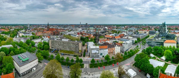 HANNOVER, GERMANY, APRIL 29, 2018: Aerial view of Hannover dominated by Marktkirche church, Germany — Stock Photo, Image