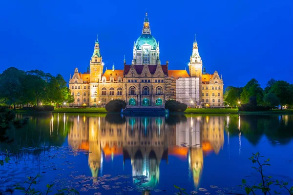 Sunset view of the new town hall in Hannover, Germany — Stock Photo, Image