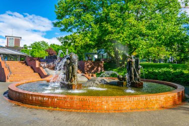 Almanya 'nın Dortmund kentindeki Stadtpark' ta Gauklerbrunnen Çeşmesi