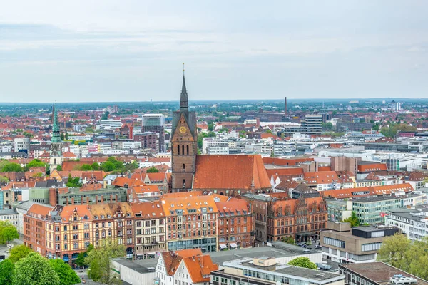 Luchtfoto van Hannover gedomineerd door Marktkirche Church, Duitsland — Stockfoto