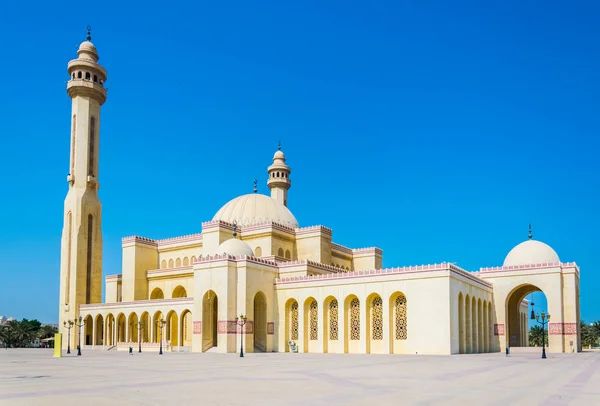 Al Fateh Velká mešita v Manama, hlavního města Bahrajnu. — Stock fotografie