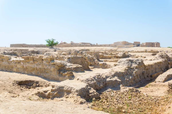 Unesco Dünya Mirası'nın bir parçası olan Qal'At Al Bahreyn fort ile Bahreyn fort kompleksinin görünümü
