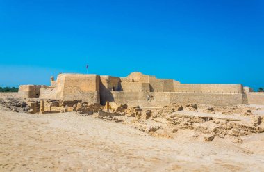 Unesco Dünya Mirası'nın bir parçası olan Qal'At Al Bahreyn fort ile Bahreyn fort kompleksinin görünümü