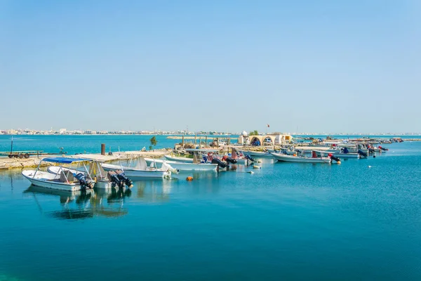 Blick auf einen Yachthafen in Manama, Bahrain. — Stockfoto