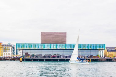 Kopenhag, Danimarka'nın merkezindeki Skuespilhuset (Danimarka Kraliyet Oyun Evi) görünümü.