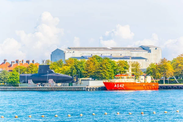 Blick auf Marineschiffe, die in Kopenhagen ankern, Dänemark. — Stockfoto