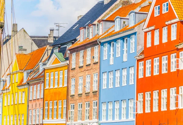 Vista do antigo porto de Nyhavn no centro de Copenhaga, Dinamarca . — Fotografia de Stock