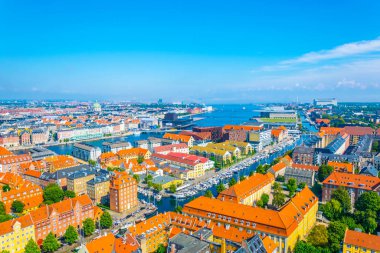 Mermer kilise, Kopenhag Opera binası ve Skuespilhuset (Danimarka Kraliyet Playhouse dahil olmak üzere Kopenhag havadan görünümü)