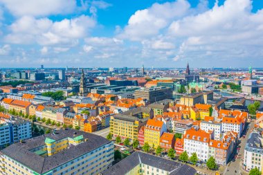 Borsen binası ve Christiansborg sarayı da dahil olmak üzere Kopenhag havadan görünümü