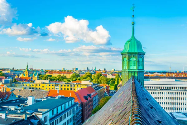 Rosenborg yuvası ve mermer kilise de dahil olmak üzere Kopenhag havadan görünümü.