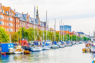 Kopenhag'ın merkezinde bir kanalın görünümü, Danimarka.