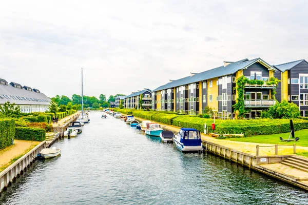 Kopenhag'ın merkezinde bir kanalın görünümü, Danimarka.