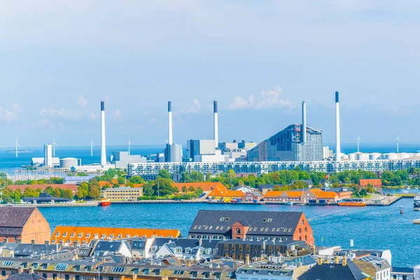 Vista de una fábrica costera en la capital danesa Copenhague . —  Fotos de Stock