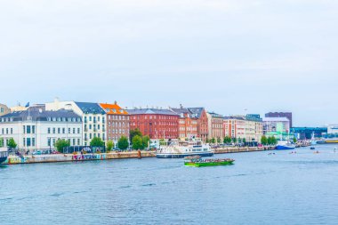 Kopenhag'ın merkezinde bir kanalın görünümü, Danimarka.
