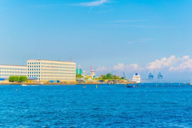 Kopenhag'ın merkezinde bir kanalın görünümü, Danimarka.