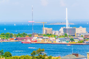 Danimarka'nın başkenti Kopenhag'da bir sahil fabrikası görünümü.