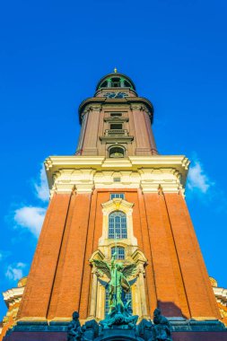Hamburg, Almanya'daki Saint Michaelis kilisesi.