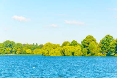 Hamburg, Almanya'daki aussenalster gölünün görünümü