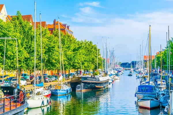 Vista de un canal en el centro de Copenhague, Dinamarca . —  Fotos de Stock