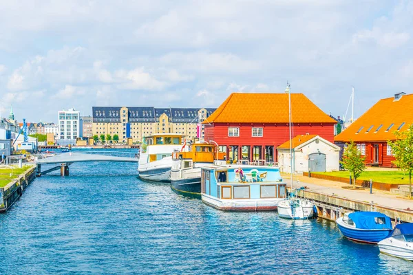 Vista de un canal en el centro de Copenhague, Dinamarca . —  Fotos de Stock