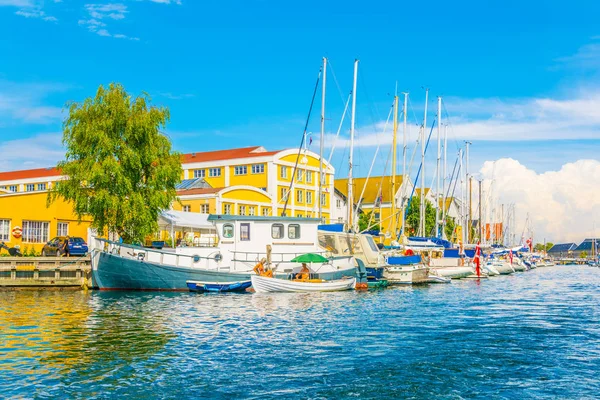 Vista de un canal en el centro de Copenhague, Dinamarca . —  Fotos de Stock