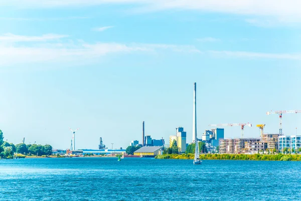 Avangard Malz grain Depot intill Weser floden i Bremen, Tyskland. — Stockfoto