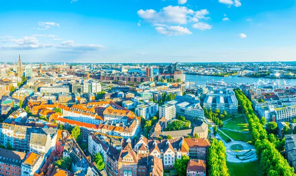 Panorama av Hamburg i Tyskland — Stockfoto