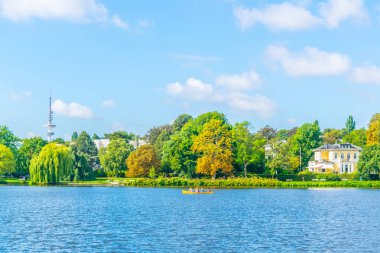 Hamburg, Almanya'daki aussenalster gölünün görünümü