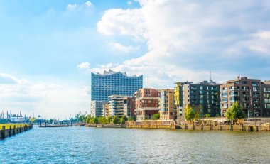 Elbe Philharmony'nin hakim olduğu hafencity semtinin Hamburg, Almanya'da görünümü.