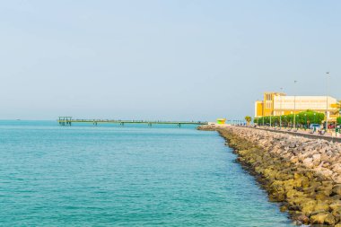 Kuveyt'te Sharq souq arkasında sahil gezinti