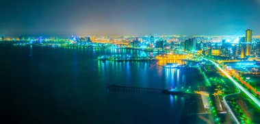 Corniche Gece havadan görünümü - Kuveyt gezinti