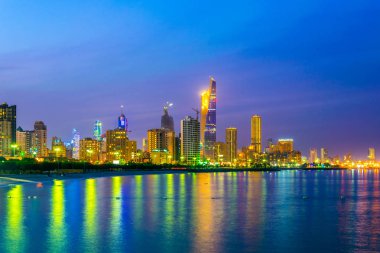 Gece boyunca Kuveyt Silueti.