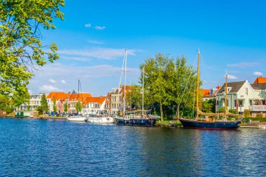 Haarlem kanal gün boyunca görüntülenen, Hollanda