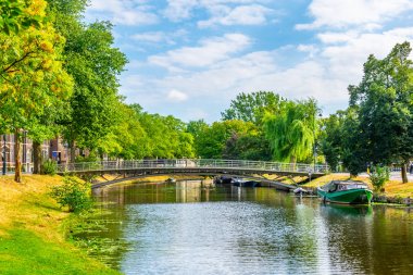 Haarlem kanal gün boyunca görüntülenen, Hollanda