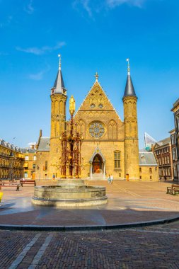 Lahey'deki Binnenhof sarayının iç avlusu, Hollanda