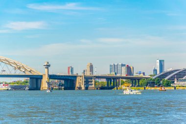 Rotterdam'daki Van Brienenoordbrug köprüsü, Hollanda