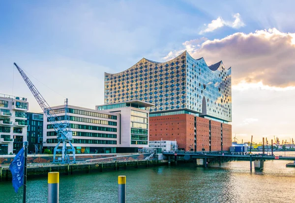 Hamburg, Almanya'daki elbphilharmonie binasının görünümü.