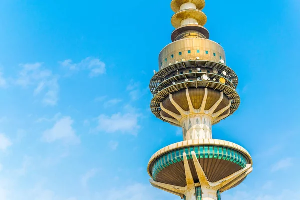 Vista detallada de la torre de liberación en Kuwait . — Foto de Stock