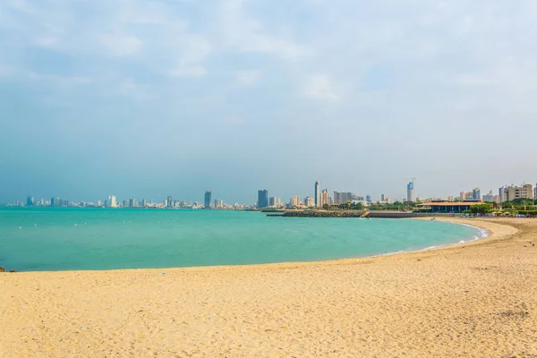 Blick auf einen Strand in der Kuwait-Stadt. — Stockfoto