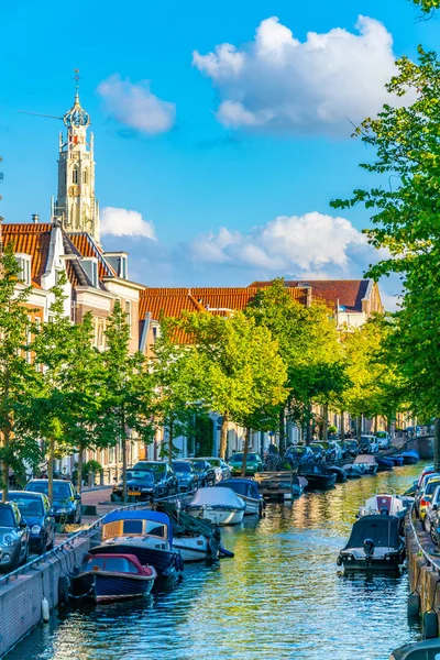 Bakenesserkerk derrière une chaîne à Haarlem, Pays-Bas — Photo
