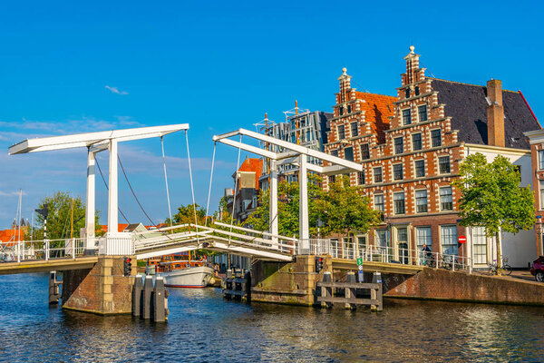 Графсбрюг в Феллеме, Нидерланды
