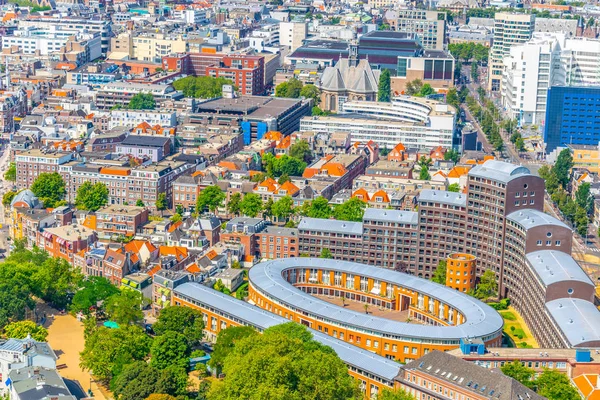 Вид с воздуха на жилой район в Хаге, Нидерланды — стоковое фото